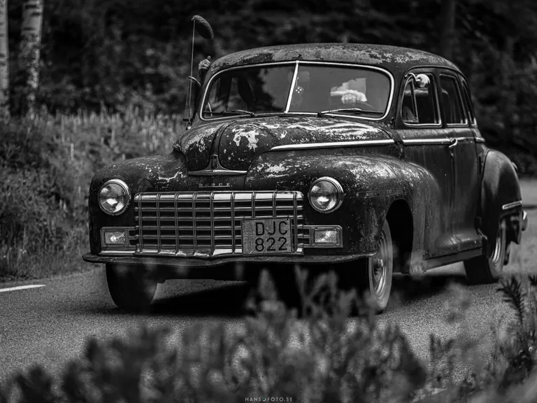 Charmig Dodge Custom 1946 med härlig patina, fotograferad under Small Lake’s Run.