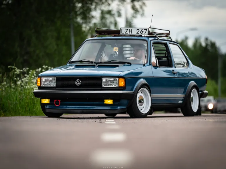 Volkswagen Jetta CL 1983 – även europeiska bilar deltar under Small Lake’s Run.